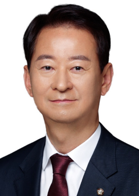 최은석